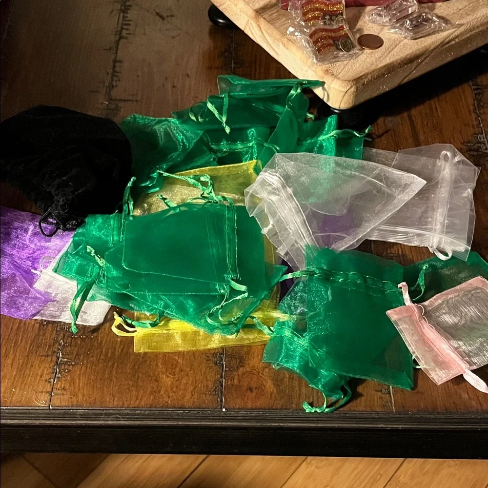 28Organza Drawstring Gift Bags - Green & Assorted Colors